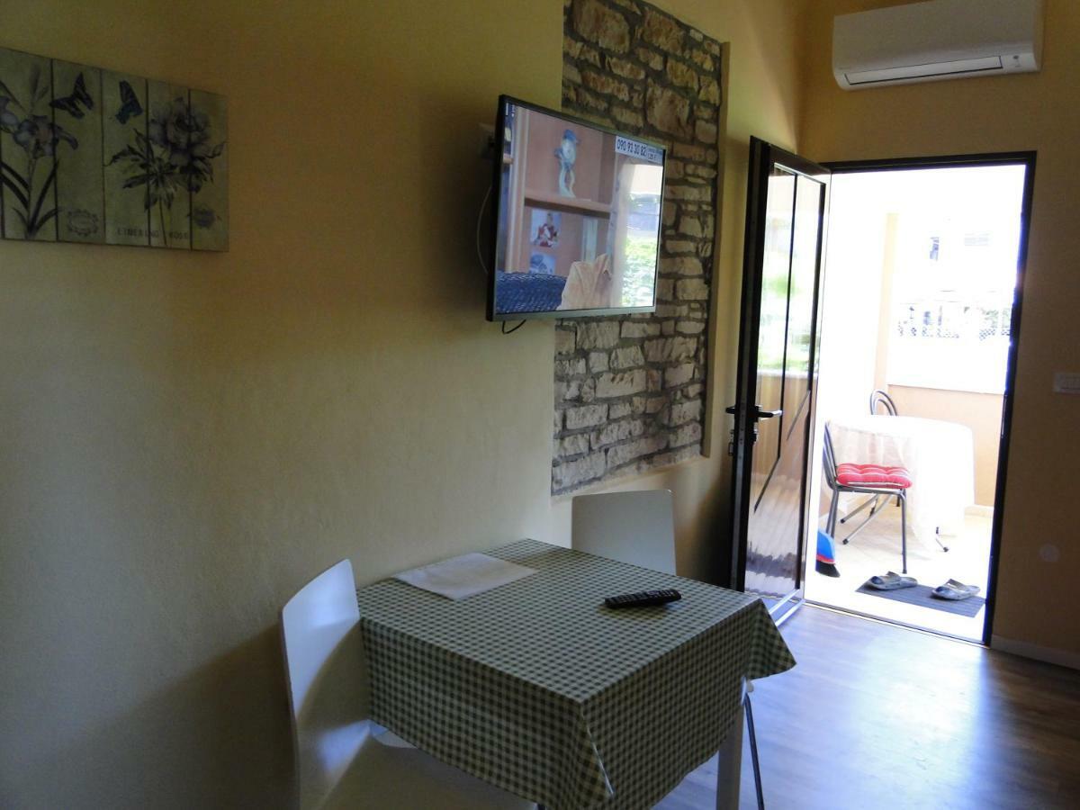 Apartment Pino Умаг Екстериор снимка